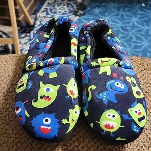 New Slippers for Boys Size 12